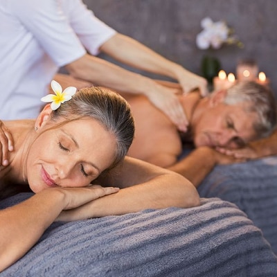 COUPLES MASSAGE